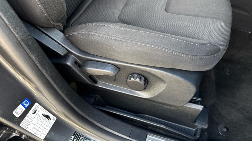 Ford S-MAX 2.0 TDCi 150 Titanium 5dr Diesel Estate - Image 34