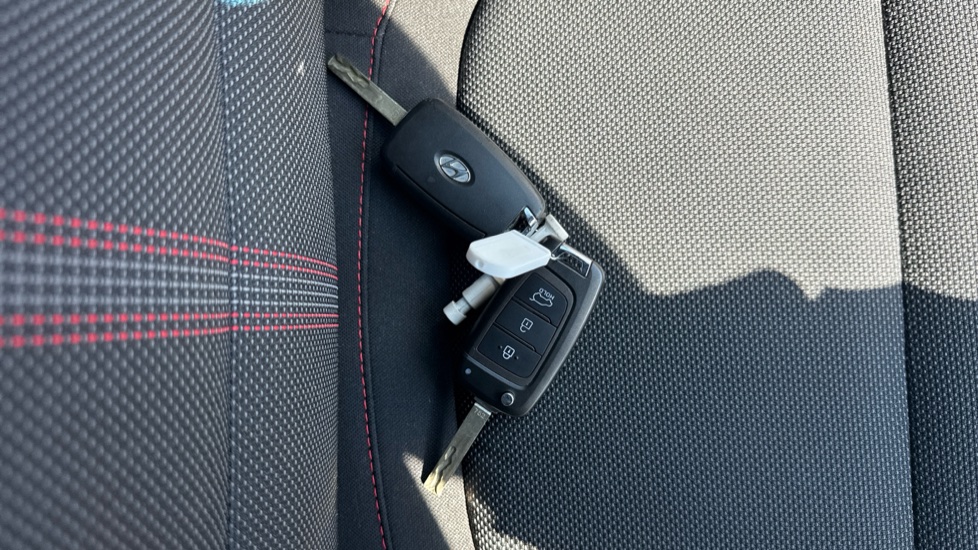 Hyundai KONA 1.0 TGDi 48V MHEV N Line 5dr Petrol Hatchback - Image 20