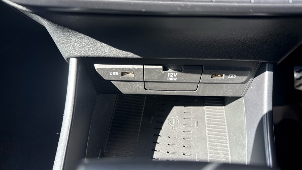 Hyundai BAYON 1.0 TGDi 48V MHEV Premium 5dr DCT Petrol Hatchback - Image 27