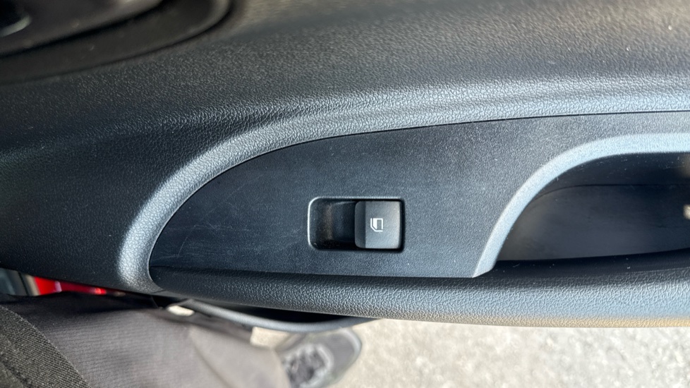 Hyundai BAYON 1.0 TGDi 48V MHEV Premium 5dr DCT Petrol Hatchback - Image 39