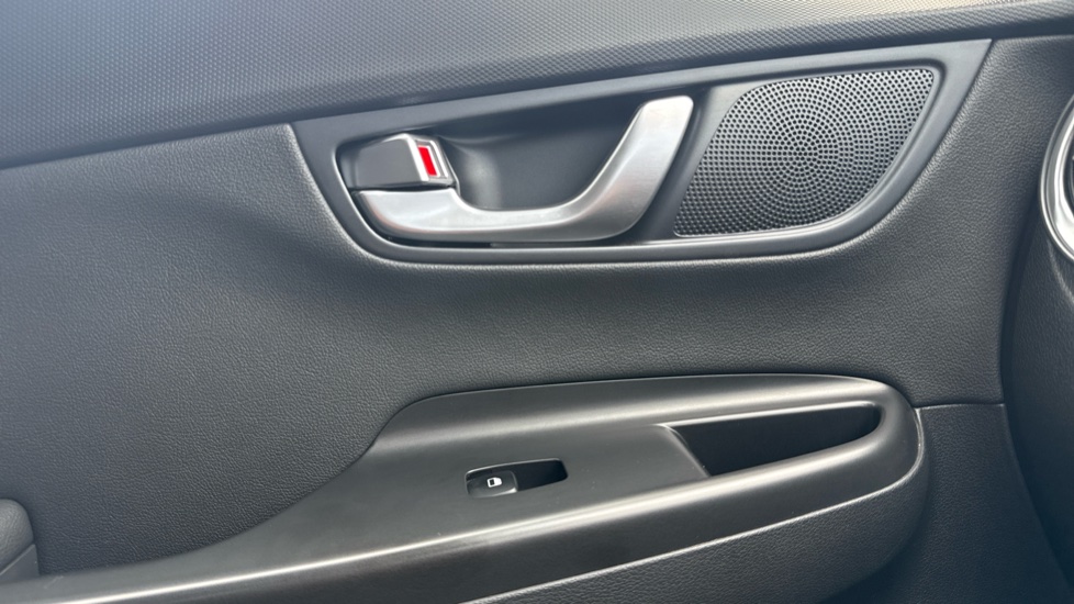 Hyundai KONA 1.6 GDi Hybrid Ultimate 5dr DCT Hybrid Hatchback - Image 23