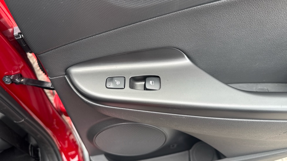 Hyundai KONA 1.6 GDi Hybrid Ultimate 5dr DCT Hybrid Hatchback - Image 45