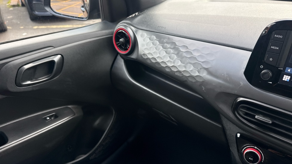 Hyundai i10 1.0 T-GDi N Line 5dr Petrol Hatchback - Image 23
