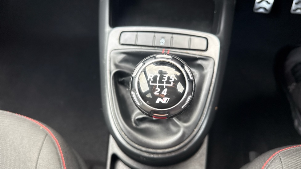 Hyundai i10 1.0 T-GDi N Line 5dr Petrol Hatchback - Image 27