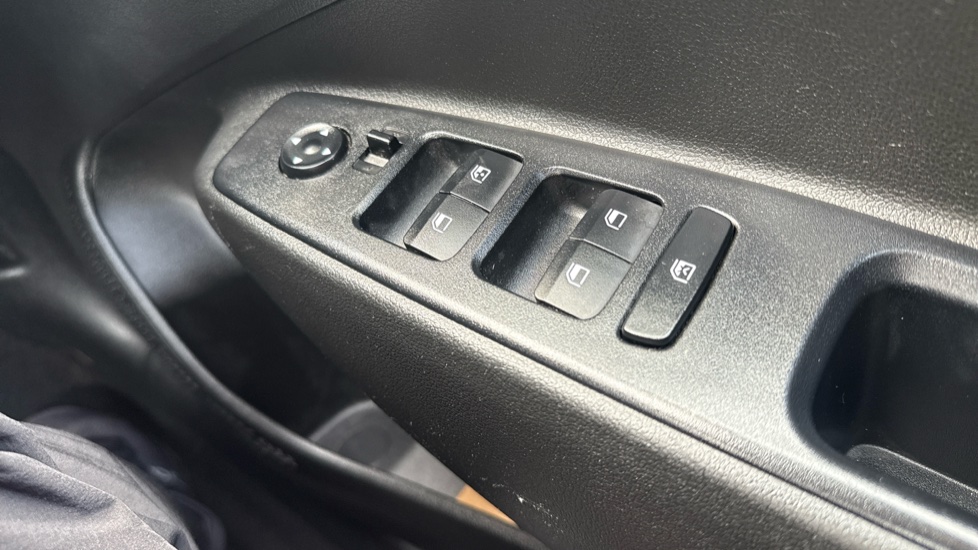 Hyundai i10 1.0 T-GDi N Line 5dr Petrol Hatchback - Image 34