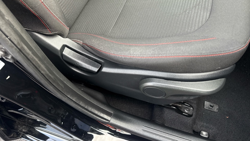Hyundai i10 1.0 T-GDi N Line 5dr Petrol Hatchback - Image 39