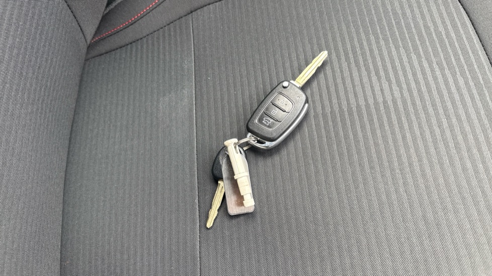 Hyundai i10 1.0 T-GDi N Line 5dr Petrol Hatchback - Image 19