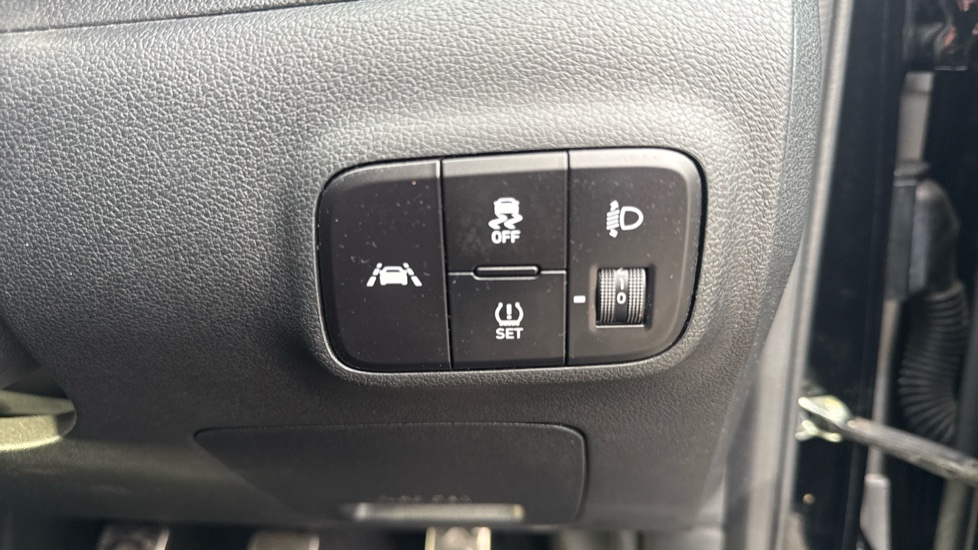 Hyundai i10 1.0 T-GDi N Line 5dr Petrol Hatchback - Image 38