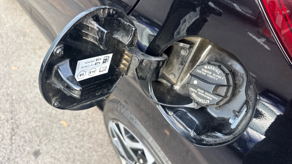 Hyundai i10 1.0 T-GDi N Line 5dr Petrol Hatchback - Image 43