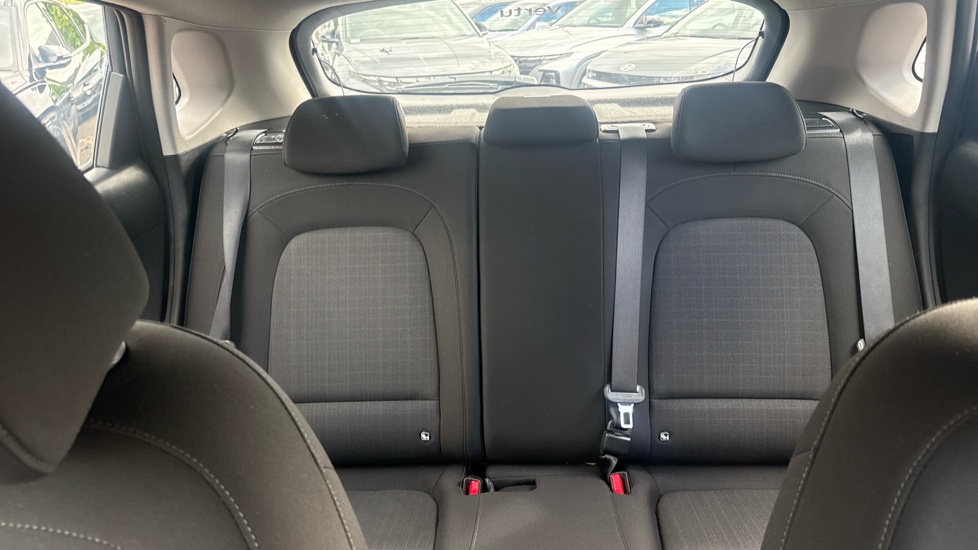 Hyundai KONA 1.0 TGDi 48V MHEV SE Connect 5dr Petrol Hatchback - Image 15
