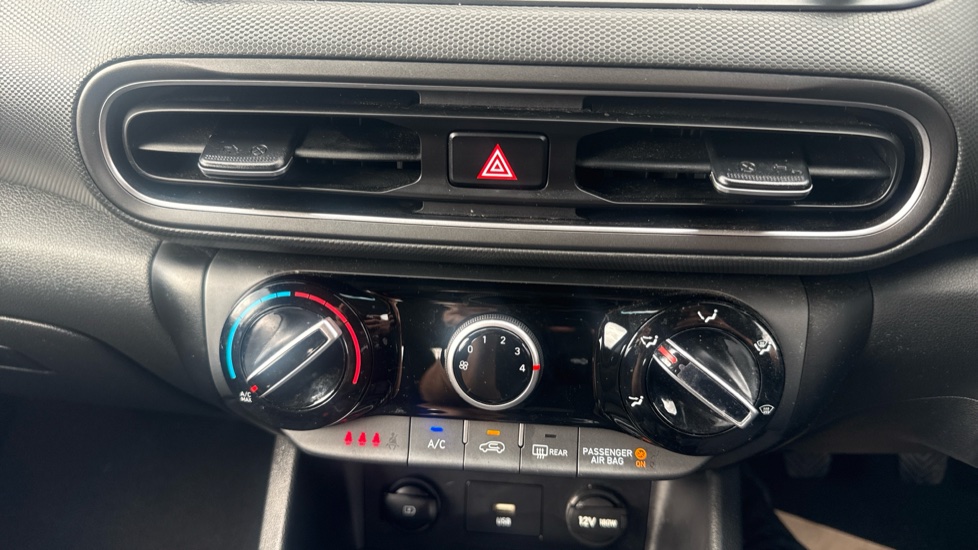 Hyundai KONA 1.0 TGDi 48V MHEV SE Connect 5dr Petrol Hatchback - Image 24