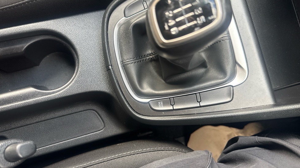Hyundai KONA 1.0 TGDi 48V MHEV SE Connect 5dr Petrol Hatchback - Image 28