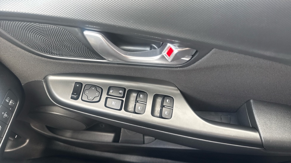 Hyundai KONA 1.0 TGDi 48V MHEV SE Connect 5dr Petrol Hatchback - Image 32