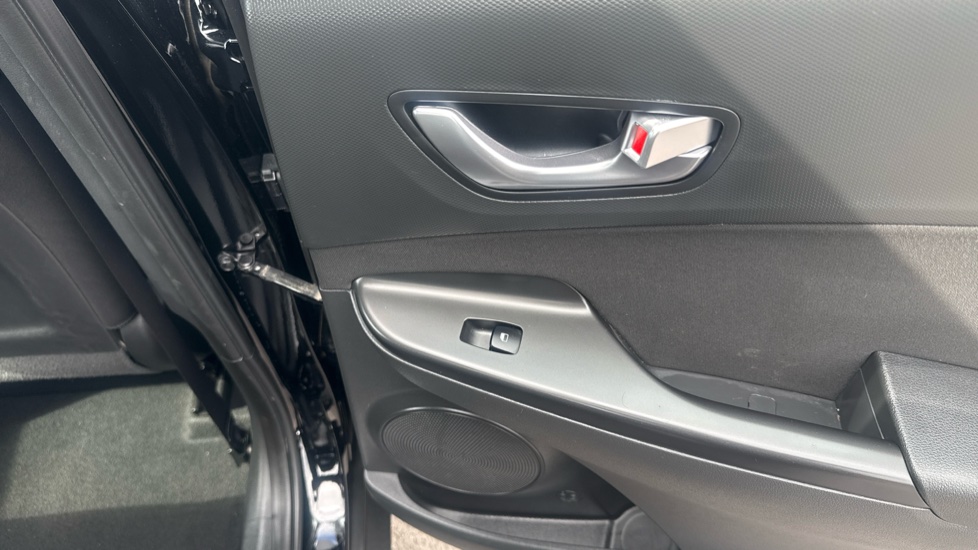 Hyundai KONA 1.0 TGDi 48V MHEV SE Connect 5dr Petrol Hatchback - Image 34
