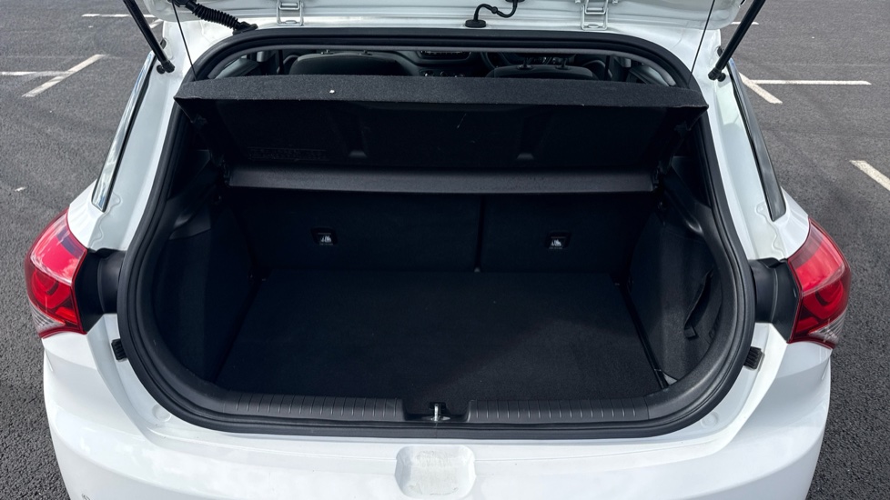 Hyundai i20 1.2 SE 5dr Petrol Hatchback - Image 4