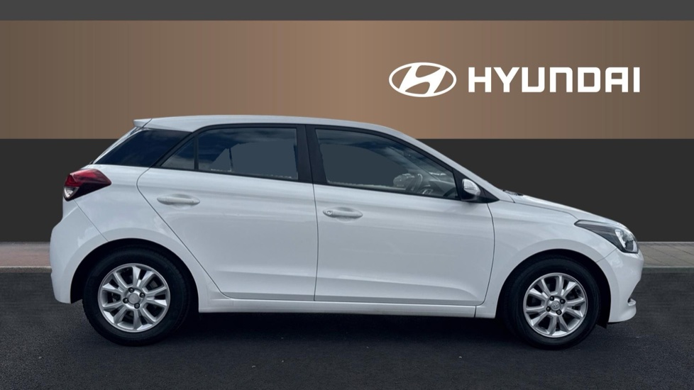 Hyundai i20 1.2 SE 5dr Petrol Hatchback - Image 5