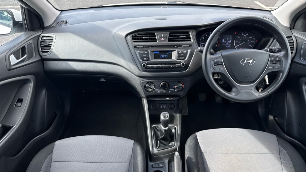 Hyundai i20 1.2 SE 5dr Petrol Hatchback - Image 10