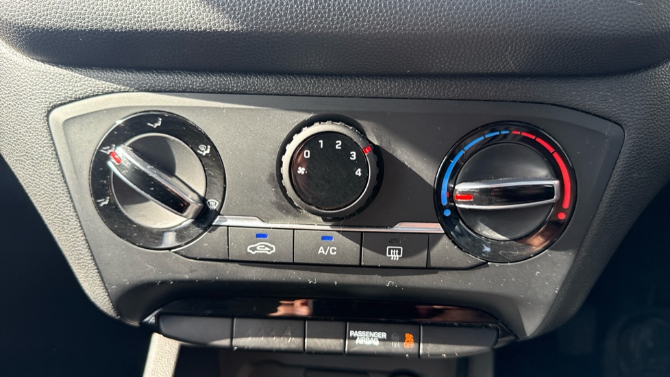 Hyundai i20 1.2 SE 5dr Petrol Hatchback - Image 26