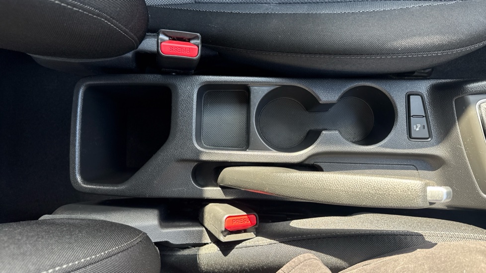 Hyundai i20 1.2 SE 5dr Petrol Hatchback - Image 30