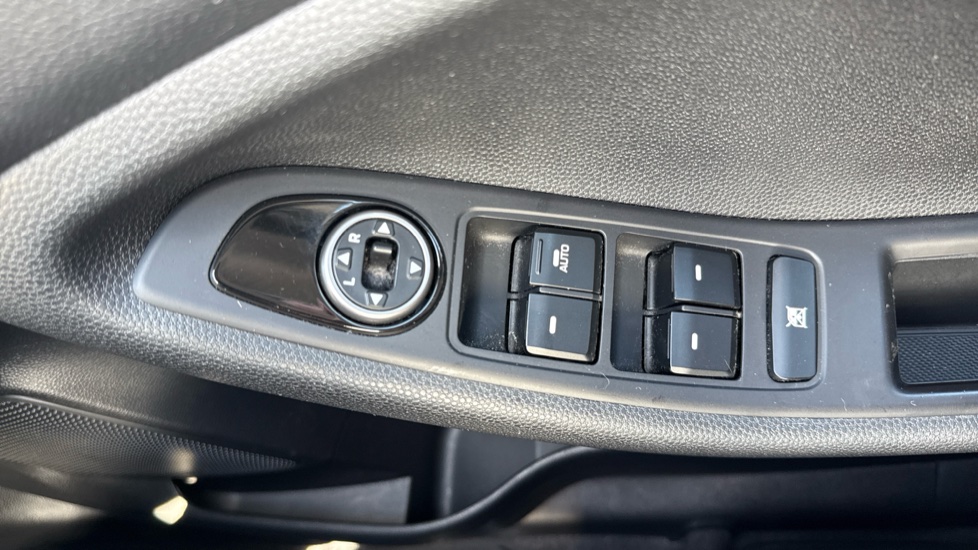 Hyundai i20 1.2 SE 5dr Petrol Hatchback - Image 35