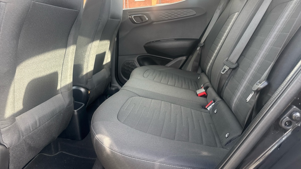 Hyundai i10 1.0 [63] Advance 5dr Auto [Nav] Petrol Hatchback - Image 16