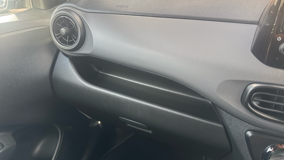 Hyundai i10 1.0 [63] Advance 5dr Auto [Nav] Petrol Hatchback - Image 24