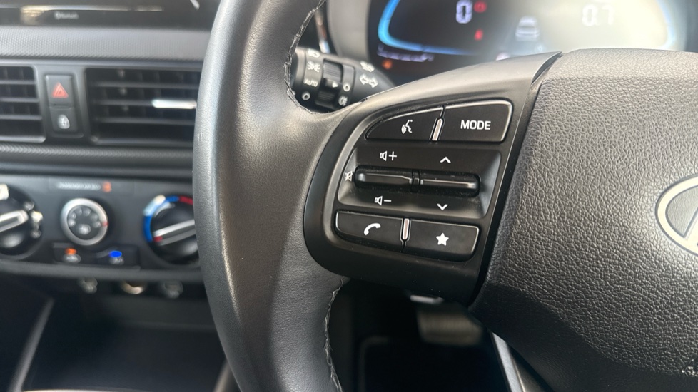Hyundai i10 1.0 [63] Advance 5dr Auto [Nav] Petrol Hatchback - Image 34