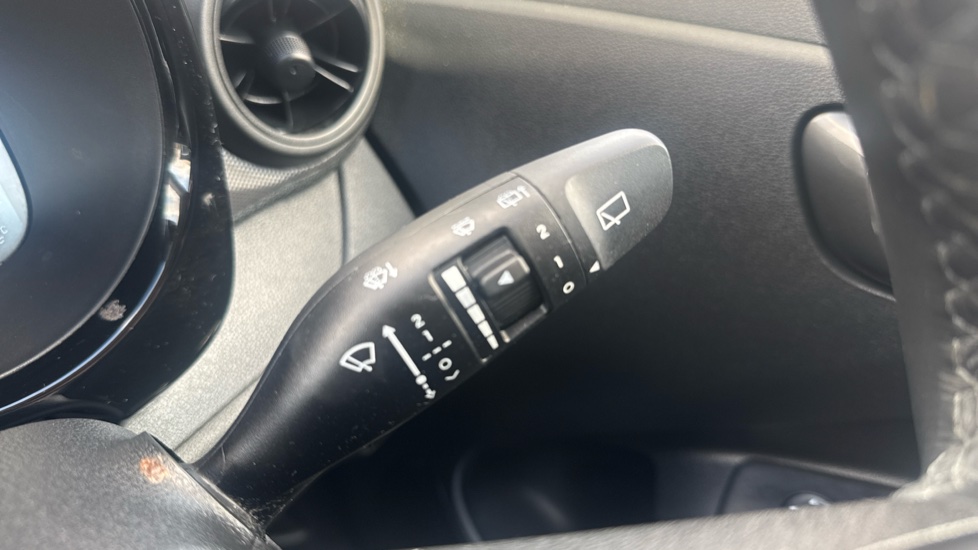 Hyundai i10 1.0 [63] Advance 5dr Auto [Nav] Petrol Hatchback - Image 36