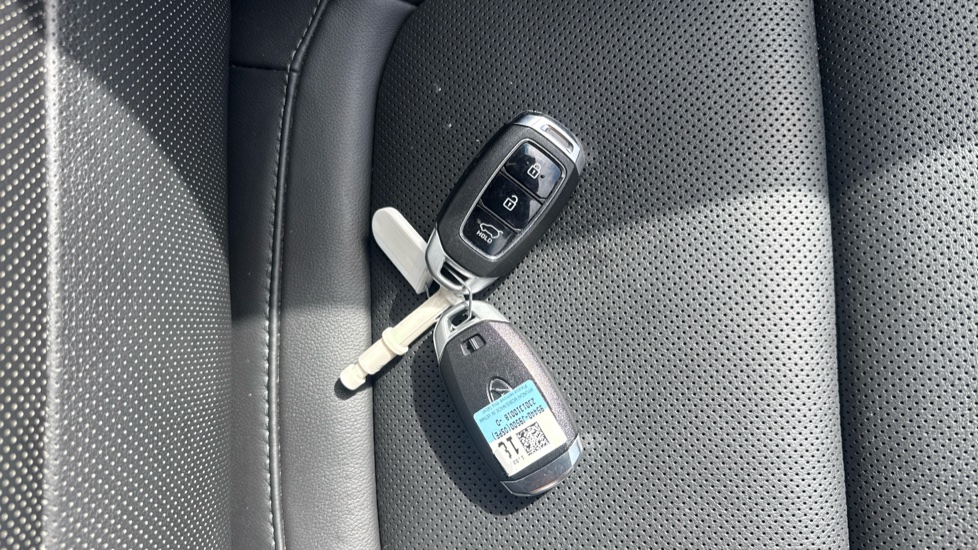 Hyundai KONA 1.0 TGDi 48V MHEV Ultimate 5dr Petrol Hatchback - Image 20