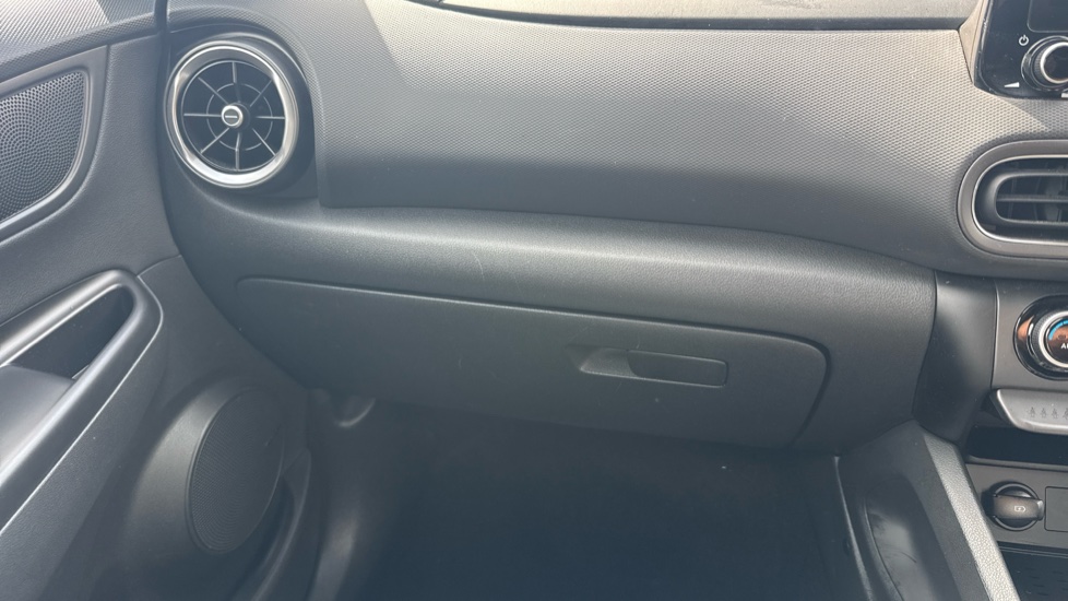 Hyundai KONA 1.0 TGDi 48V MHEV Ultimate 5dr Petrol Hatchback - Image 23