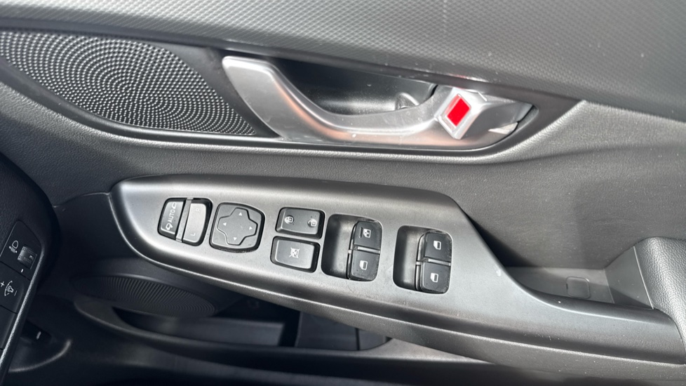 Hyundai KONA 1.0 TGDi 48V MHEV Ultimate 5dr Petrol Hatchback - Image 34