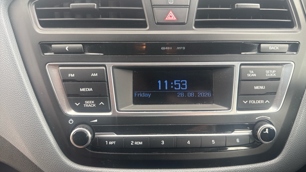 Hyundai i20 1.2 Blue Drive S 5dr Petrol Hatchback - Image 12