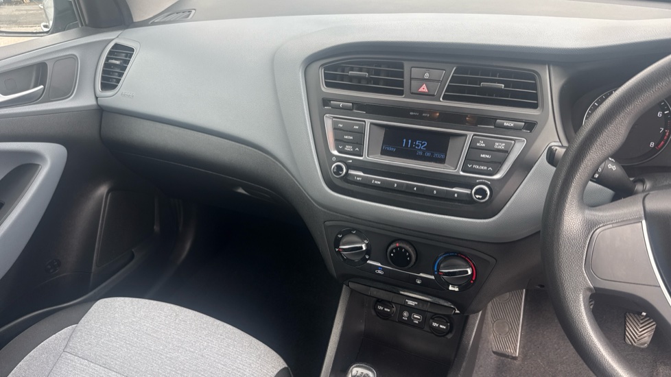 Hyundai i20 1.2 Blue Drive S 5dr Petrol Hatchback - Image 14