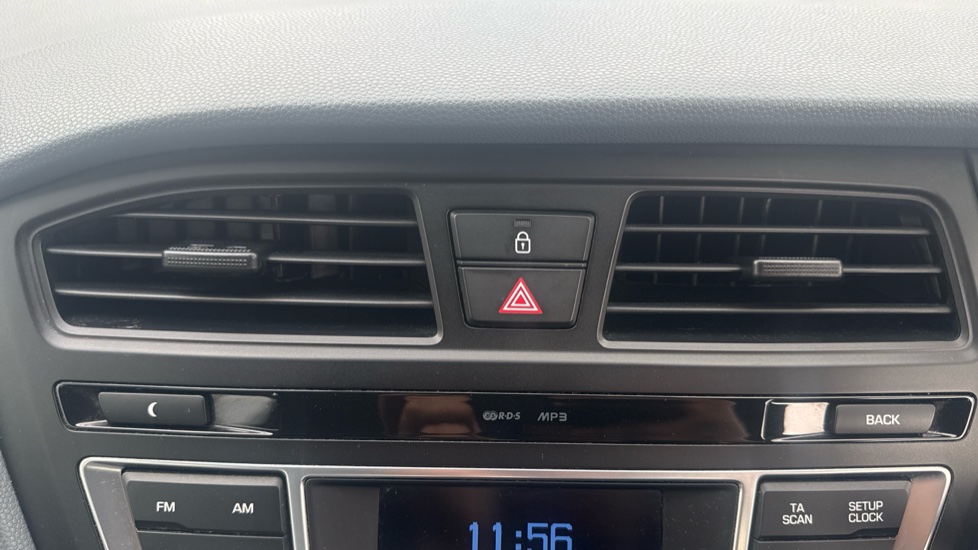 Hyundai i20 1.2 Blue Drive S 5dr Petrol Hatchback - Image 22