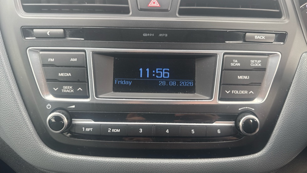 Hyundai i20 1.2 Blue Drive S 5dr Petrol Hatchback - Image 23