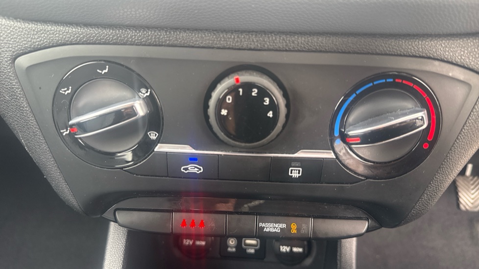 Hyundai i20 1.2 Blue Drive S 5dr Petrol Hatchback - Image 24