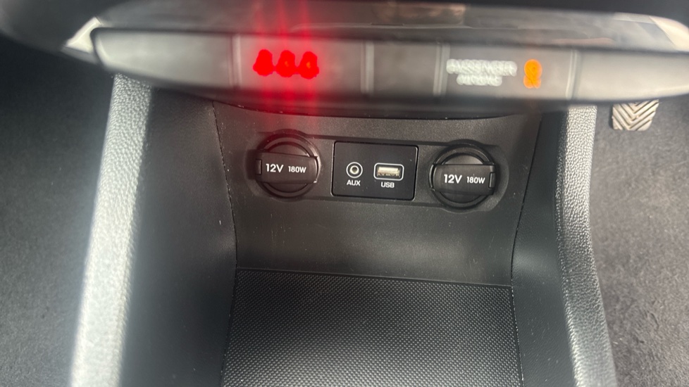 Hyundai i20 1.2 Blue Drive S 5dr Petrol Hatchback - Image 25
