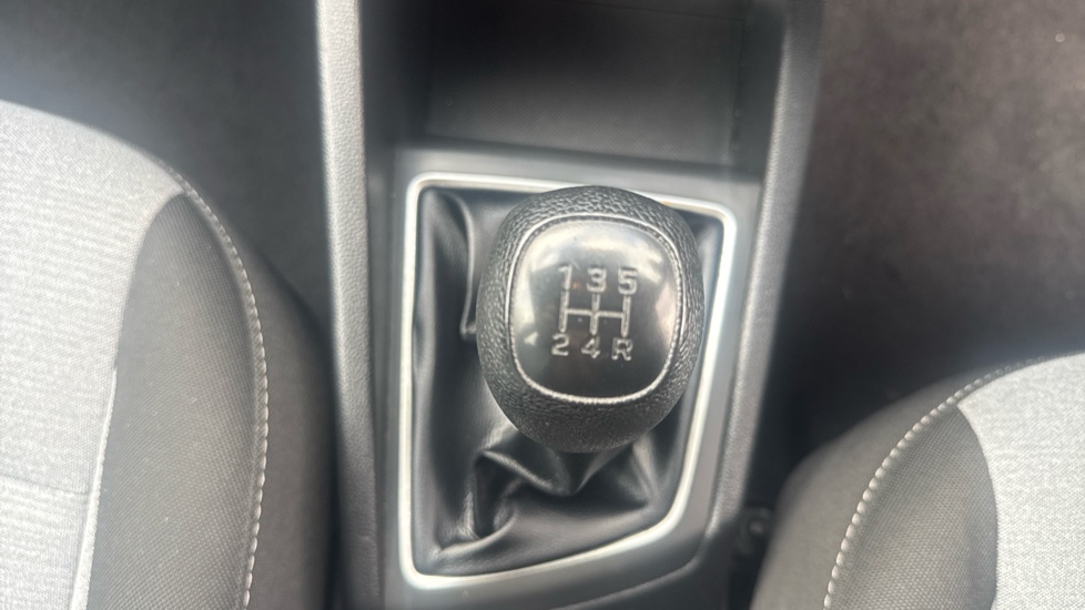 Hyundai i20 1.2 Blue Drive S 5dr Petrol Hatchback - Image 26