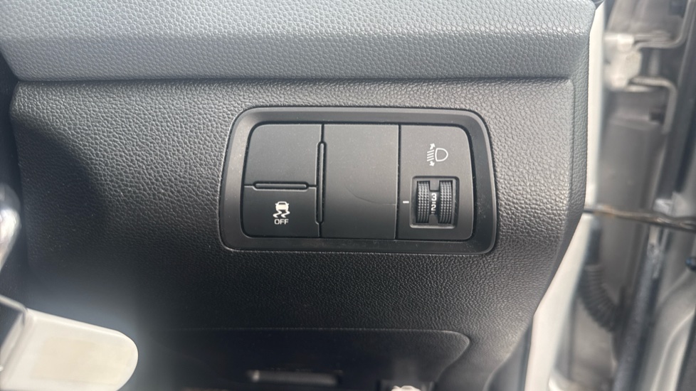 Hyundai i20 1.2 Blue Drive S 5dr Petrol Hatchback - Image 31