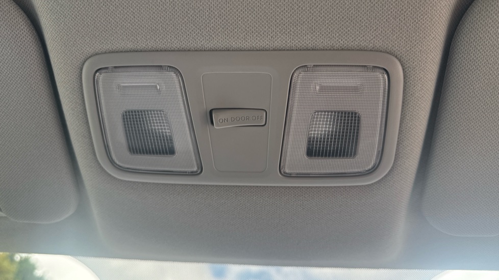 Hyundai i20 1.2 Blue Drive S 5dr Petrol Hatchback - Image 32