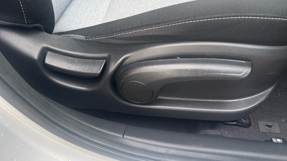 Hyundai i20 1.2 Blue Drive S 5dr Petrol Hatchback - Image 37