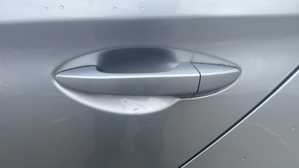 Hyundai i20 1.2 Blue Drive S 5dr Petrol Hatchback - Image 41