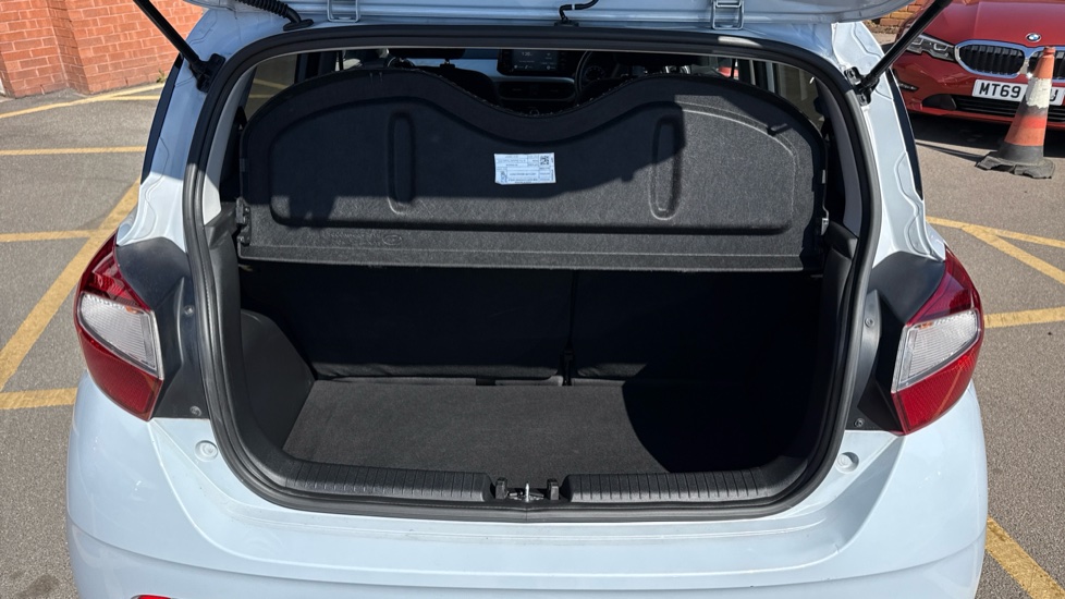 Hyundai i10 1.2 MPi Premium 5dr Petrol Hatchback - Image 4