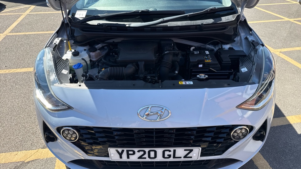 Hyundai i10 1.2 MPi Premium 5dr Petrol Hatchback - Image 8