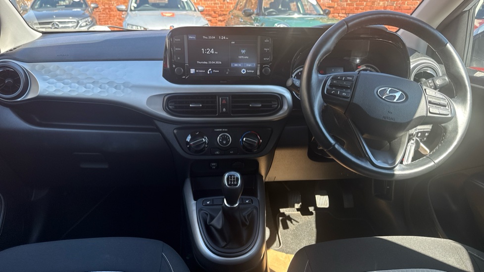 Hyundai i10 1.2 MPi Premium 5dr Petrol Hatchback - Image 10