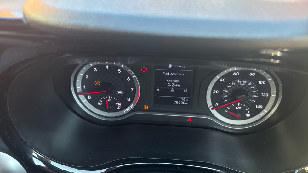 Hyundai i10 1.2 MPi Premium 5dr Petrol Hatchback - Image 18