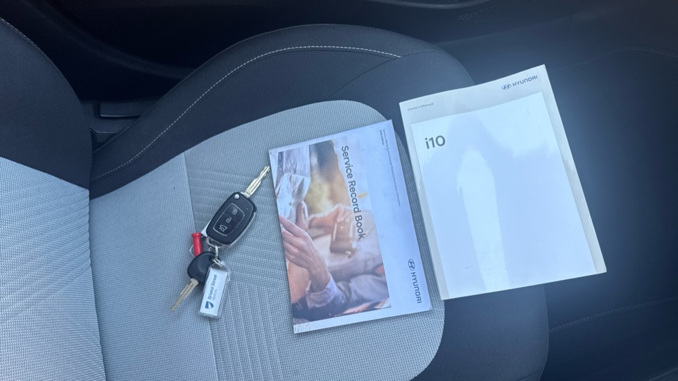 Hyundai i10 1.2 MPi Premium 5dr Petrol Hatchback - Image 19