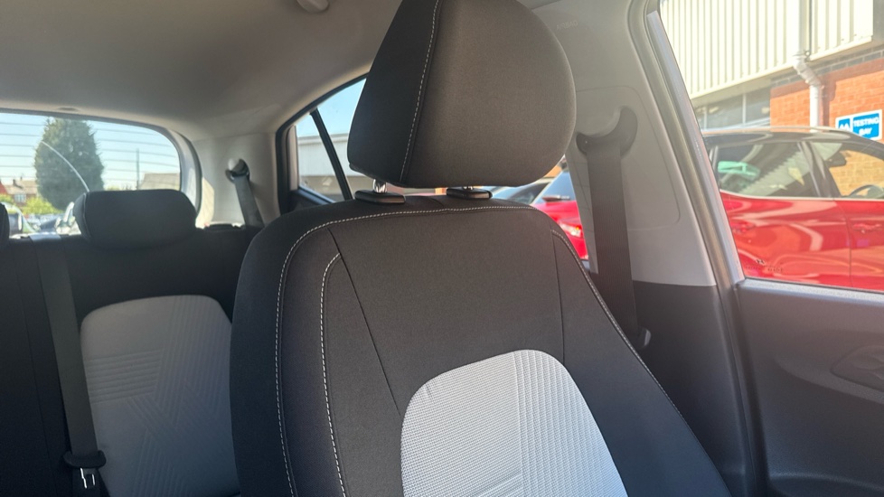 Hyundai i10 1.2 MPi Premium 5dr Petrol Hatchback - Image 27