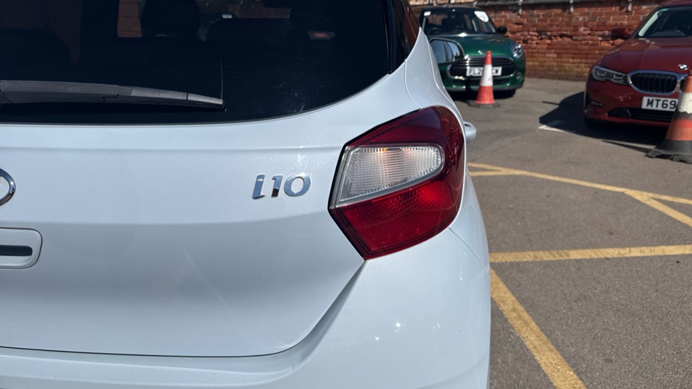 Hyundai i10 1.2 MPi Premium 5dr Petrol Hatchback - Image 42