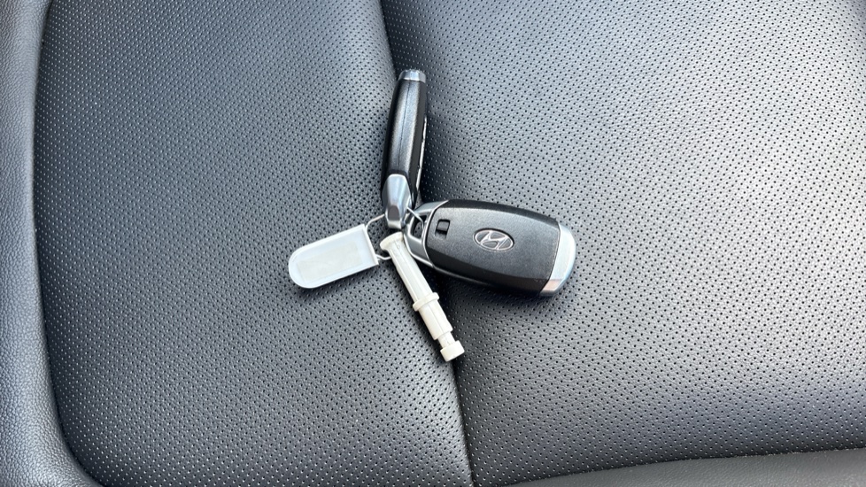 Hyundai KONA 1.6 GDi Hybrid Ultimate 5dr DCT Hybrid Hatchback - Image 20